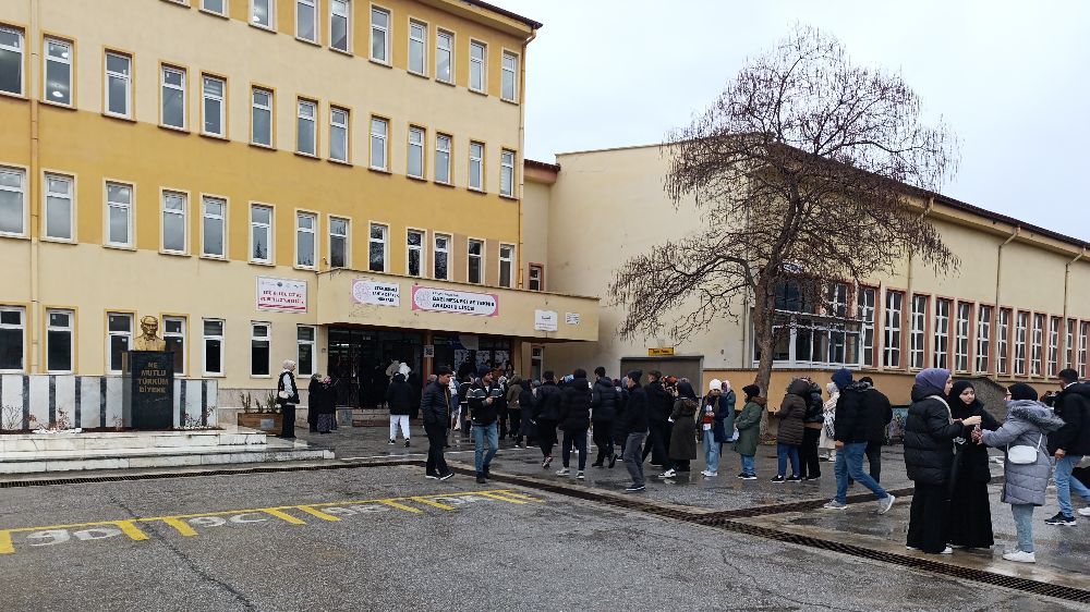  Afyonkarahisar'da açık öğretim lisesi 1. Dönem sınav heyecanı başladı