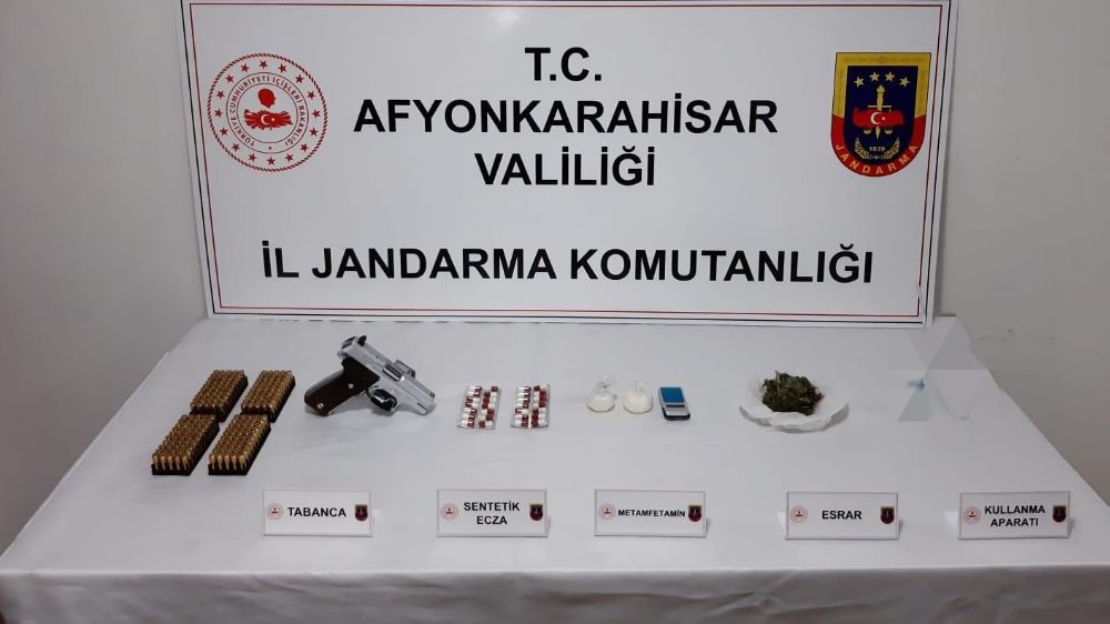 Afyonkarahisar'da jandarmadan uyuşturucu operasyonu