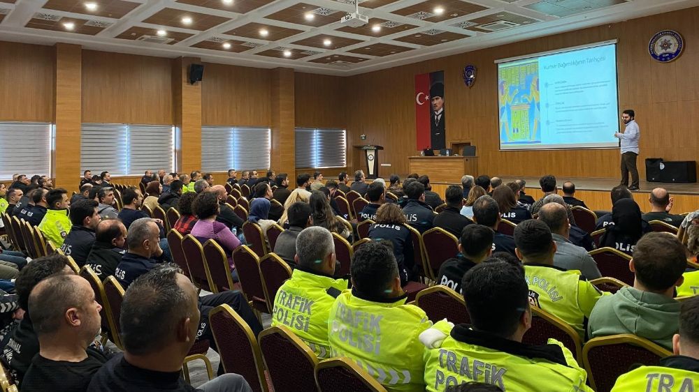  Afyonkarahisar Emniyeti'nde psikiyatri konferansı