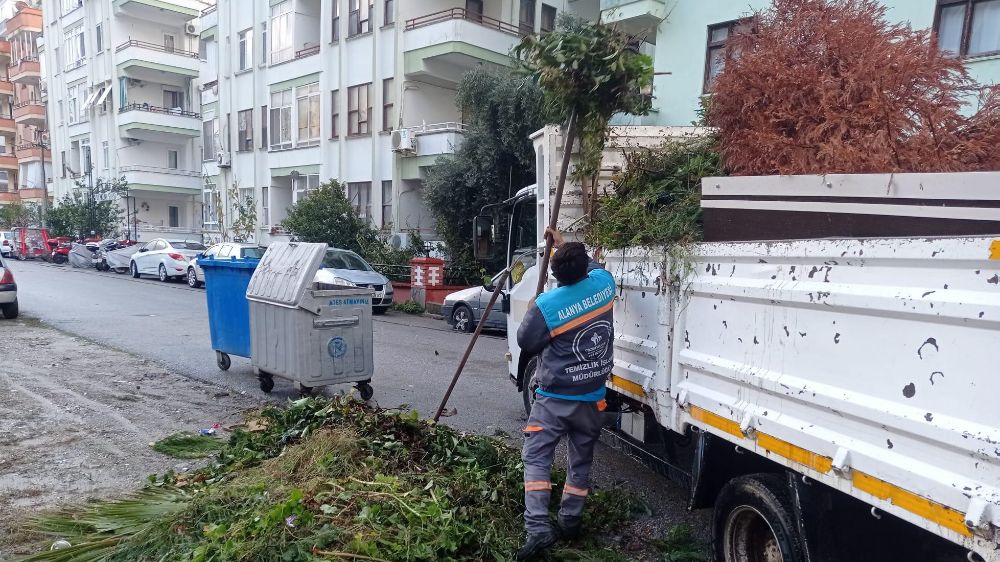 Alanya Belediyesi yağışlara karşı teyakkuzda 24 Saat kesintisiz hizmet