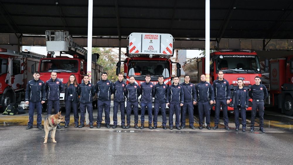 Antalya Büyükşehir Belediyesi'nden fırtına ve yağış uyarısına karşı teyakkuz