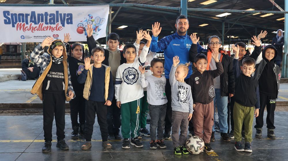 Antalya Büyükşehir Belediyesi'nden 'Spor Antalya Mahallemde' etkinliği Kepez'de çocuklar sporla buluştu