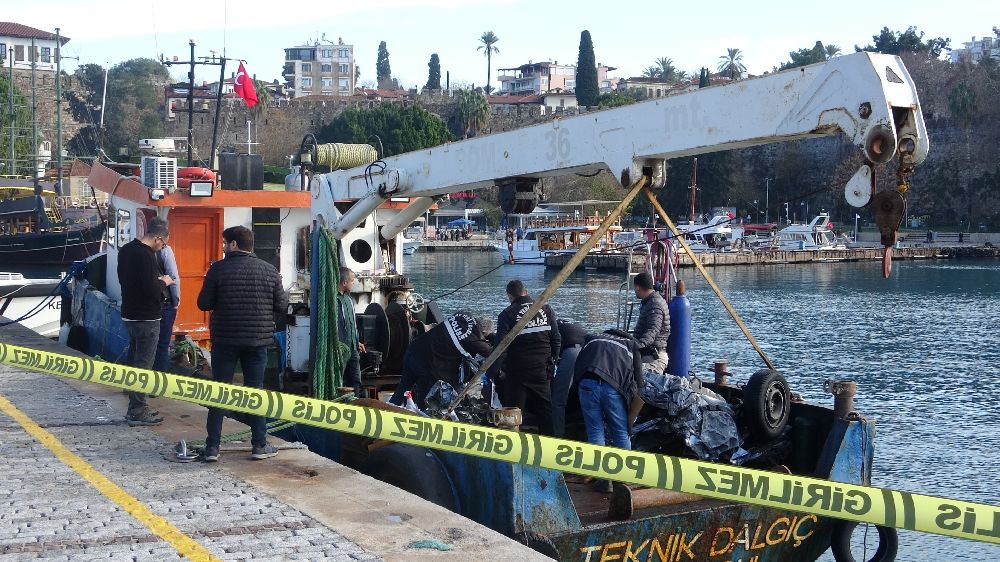 Antalya'da falezlerden denize düşen araçta engin Ş.'ye ait kıyafet bulundu