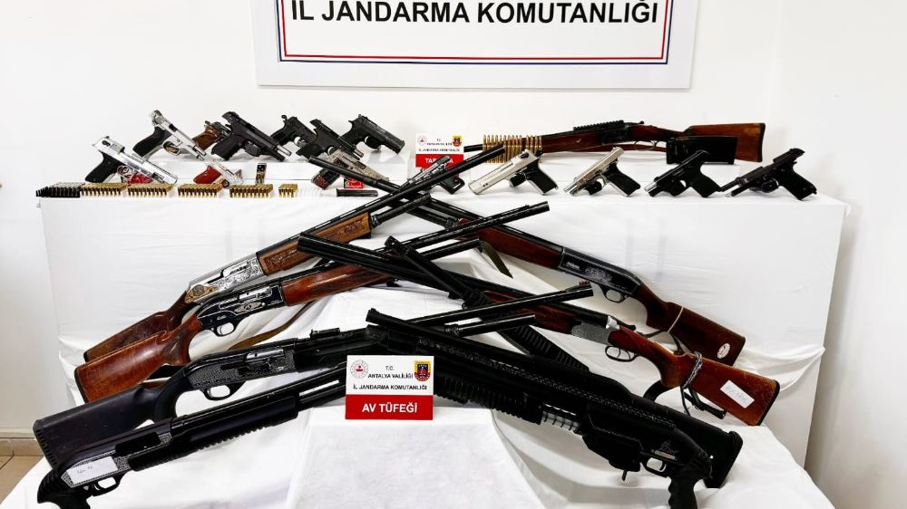 Antalya'da jandarma ekiplerinden eş zamanlı operasyon