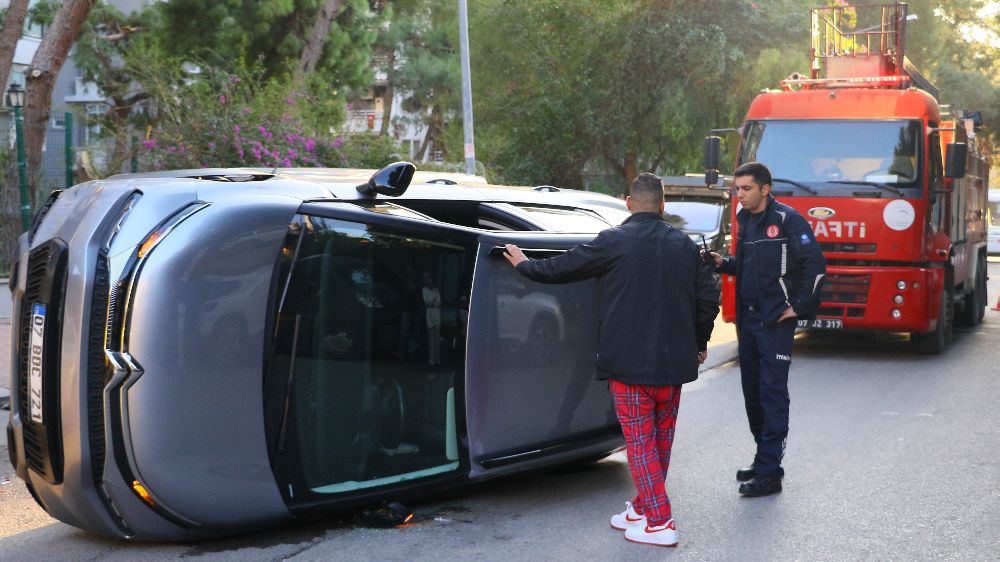 Antalya'da zincirleme kaza Takla atan araç sürücüsü 'Ben kullanmadım' iddiasında bulundu