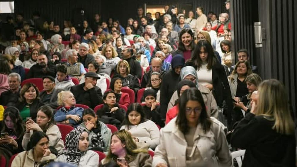 Başın Öne Eğilmesin'e yoğun ilgi Demre'de tiyatro şöleni