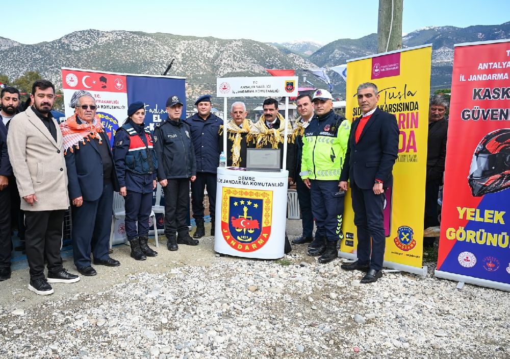 Demre Folklorik Deve Gösterisi Festivali, bu yıl da büyük bir coşkuyla gerçekleştirildi