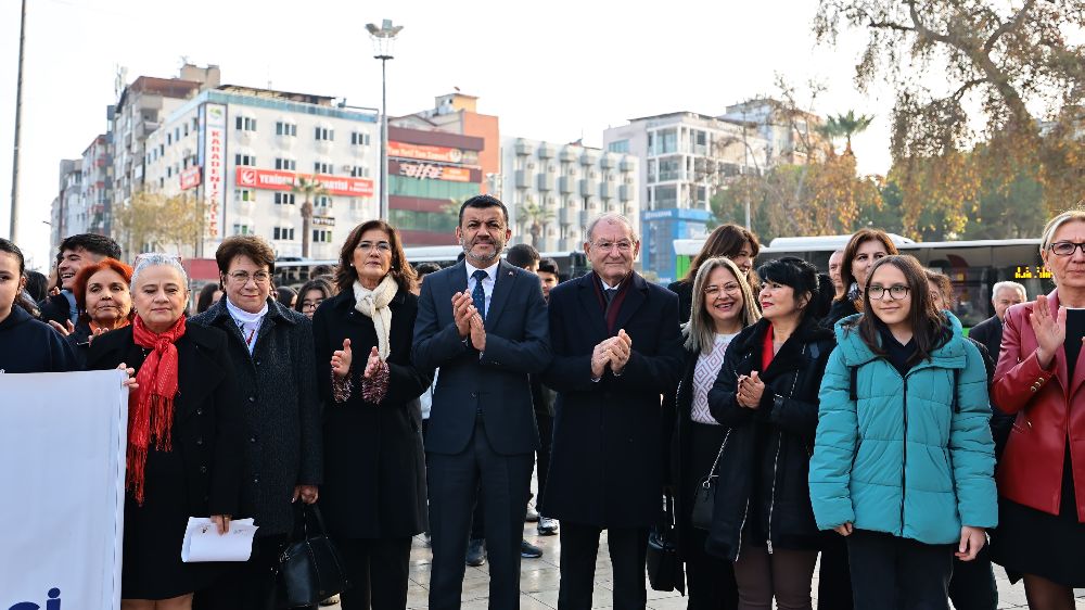 Denizli'de Türk Kadınına Seçme ve Seçilme Hakkı'nın 90. Yıldönümü ve Dünya Kadın Hakları Günü coşkuyla kutlandı