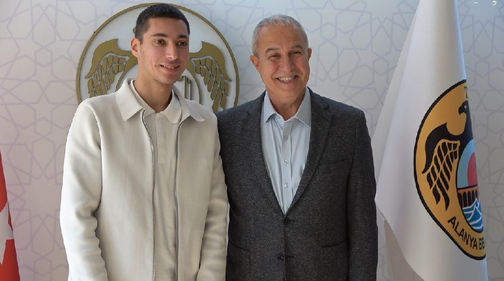 Dünya Şampiyonu Toprak Razgatlıoğlu Alanya’da coşkuyla karşılandı