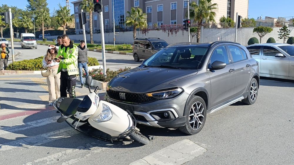 Manavgat'ta ehliyetsiz motosikletli kaza yaptı 25 Bin TL ceza