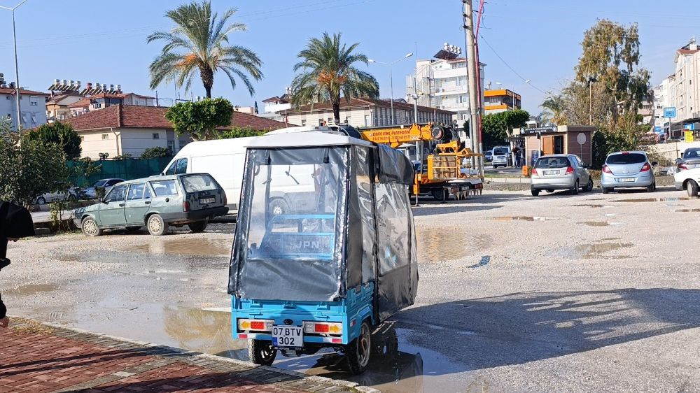 Manavgat’ta elektrikli bisiklet kazası Sürücü yaralandı