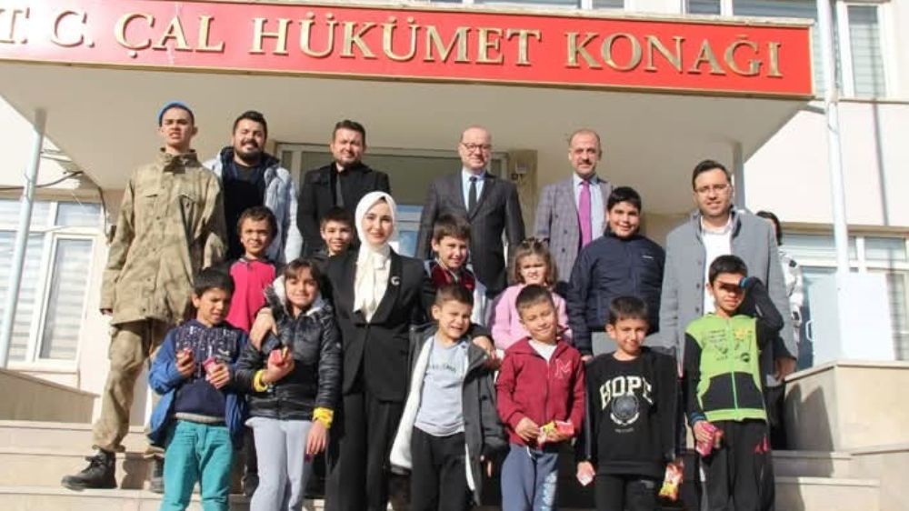 Özel Eğitim öğrencilerinden Çal’da İnsan Hakları Günü’ne anlamlı ziyaret