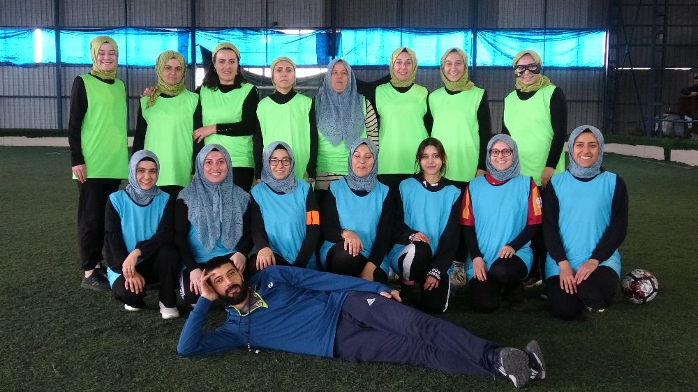 Şarkikaraağaç’ın kadın futbol takımı Alyazmaspor, 'Şalvarspor'a meydan okuyor!