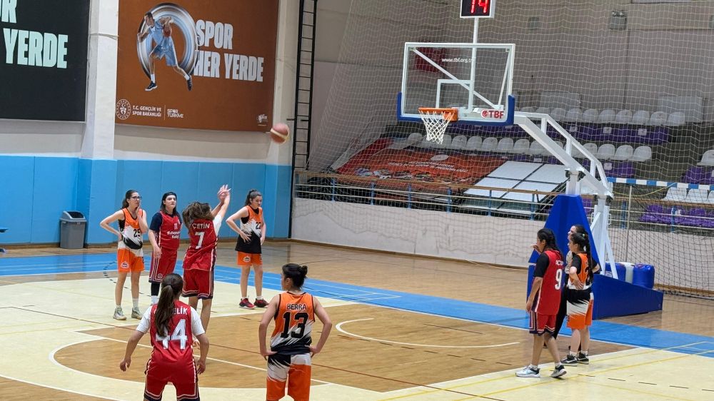 Afyonkarahisar’da U-16 Kadın Basketbol heyecanı devam ediyor