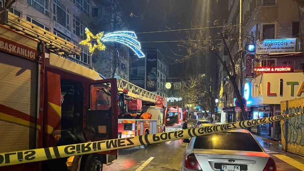 Ankara’da korkutan yangın 3 yaralı , 6 kişi dumandan etkilendi