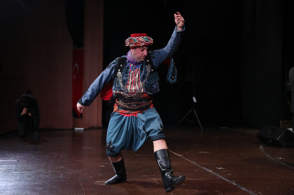 Antalya, 2025'e türkülerle girdi Yeni yıl konseri büyük beğeni topladı