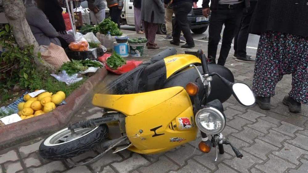 Antalya'da kaza otomobil ile motosiklet çarpıştı