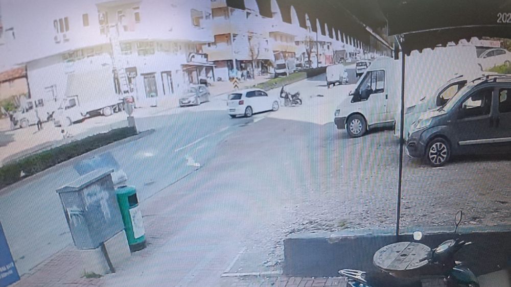 Antalya'da motosiklet sürücüsü kaza sonrası ölümden döndü