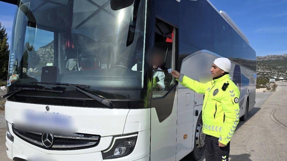 Antalya'da trafik denetimlerinde 61 bin araç kontrol edildi, 16 bin 518 ceza kesildi