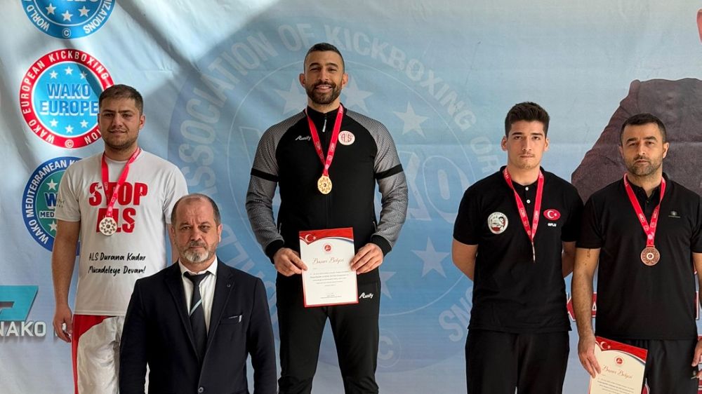 Antalyasporlu sporcular Türkiye Kick Boks Şampiyonası'nda büyük başarı 