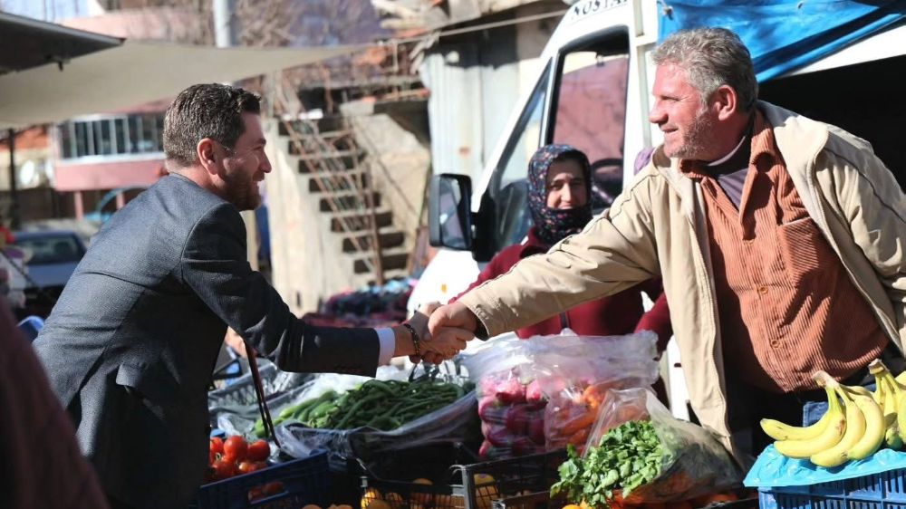 Başkan Tatık vatandaşlarla sohbet ederek taleplerini dinledi