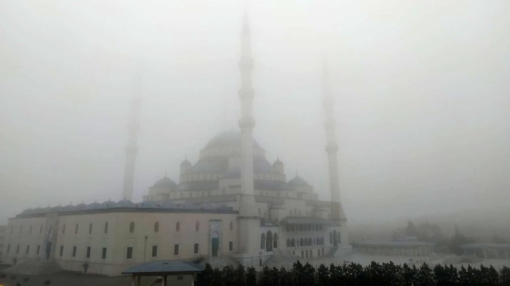 Başkent'te sis etkisini gösterdi