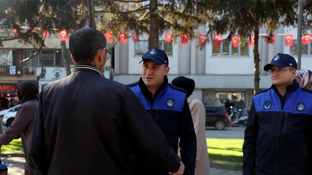 Büyükşehir zabıtası temiz bir Sakarya çalışmalarına devam ediyor