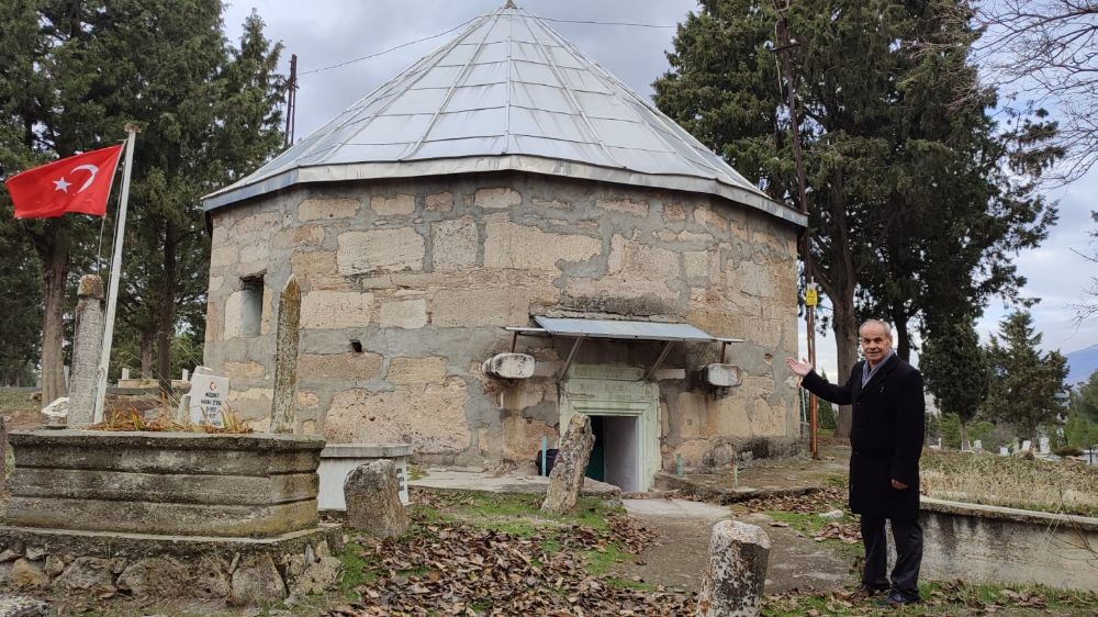 Çivril'deki Habibi Acemi Türbesi ve Cevher Deliği ziyaretçilerin ilgi odağı oldu