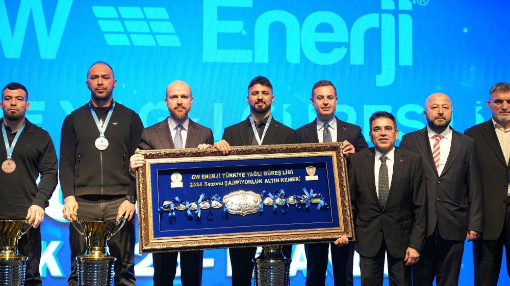 CW Enerji Türkiye Yağlı Güreş Ligi 2024 ödül töreni Şampiyonlar ödüllerini aldı