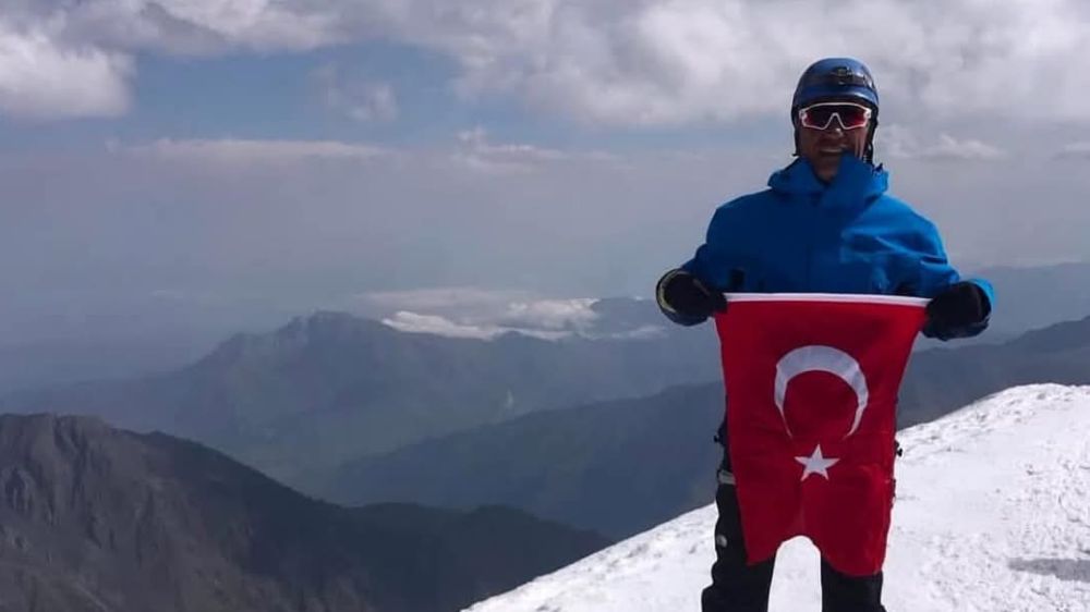 Dağdaki Bayrağı değiştimek için gitti haber alınamıyor 