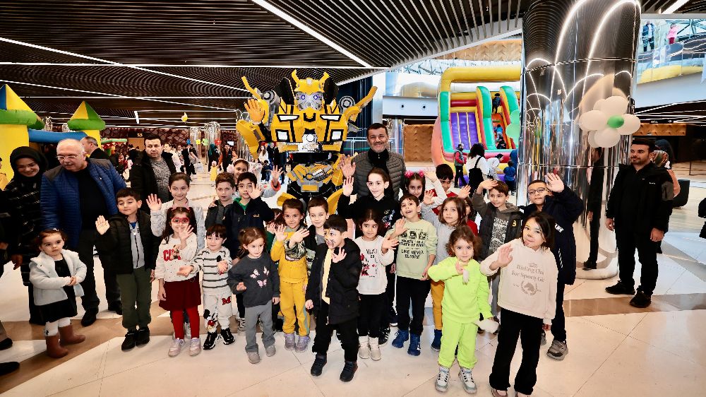 Denizli'de çocuk şenliklerine yoğun ilgi