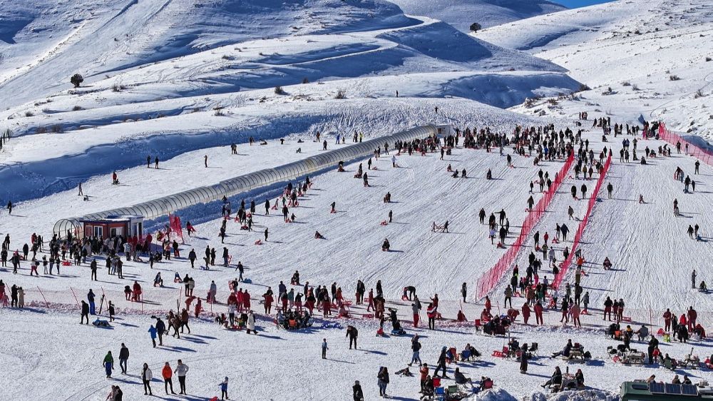 Denizli Kayak merkezi, 2025'in ilk gününde ziyaretçi akınına uğradı