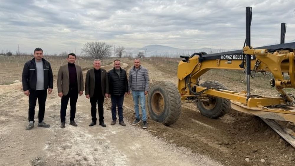 Honaz Belediyesi yol bakım çalışmalarına devam ediyor