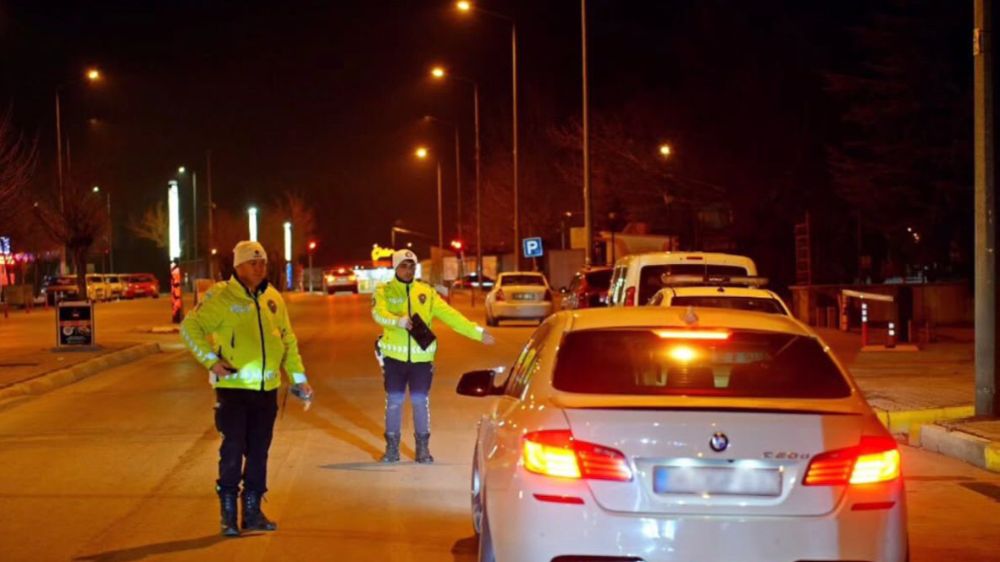 Isparta'da trafik denetimi 57 kişi ve 27 araç kontrol edildi, 3 araca ceza