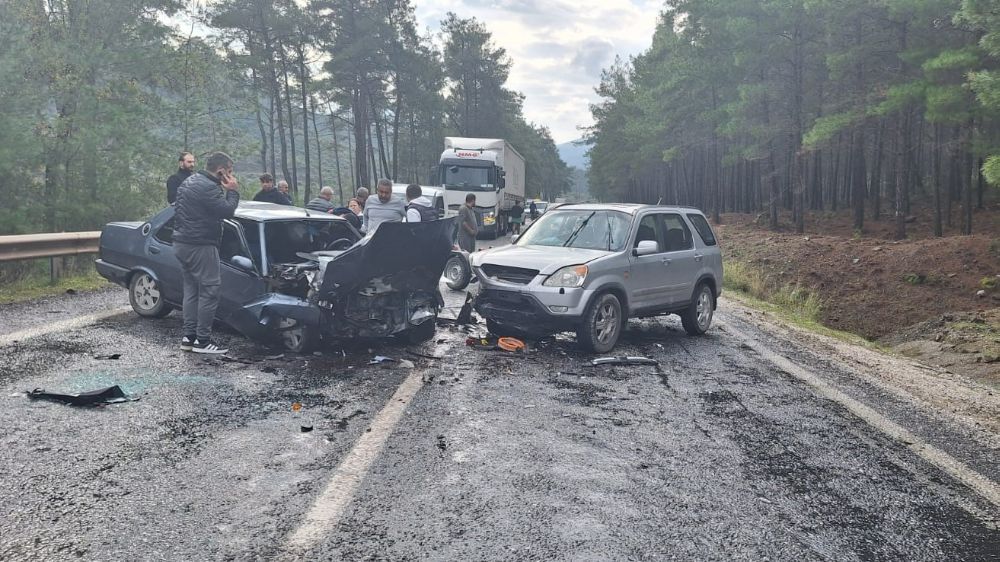 Marmaris Datça yolunda kaza Yağışlı hava kazaya neden oldu