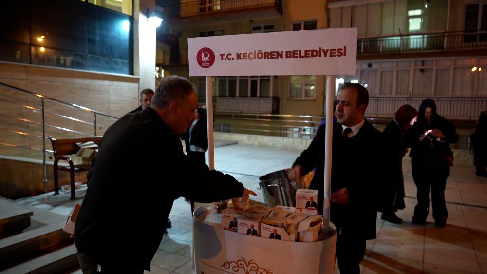 "Rabbim bu mübarek gecede tüm insanlığa huzur ve barış getirsin"