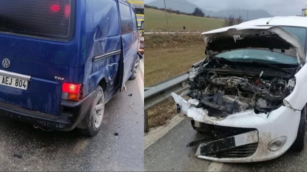 Şarkikaraağaç polis Aracı ile Kamyonet çarpıştı  yaralılar var 