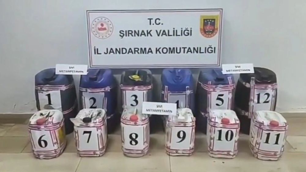 Şırnak’ta uyuşturucu tacirlerine baskın  375 litre sıvı metamfetamin ele geçirildi 