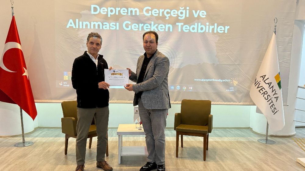 Alanya Üniversitesi'nde deprem gerçeği ve tedbirler konulu konferans düzenlendi