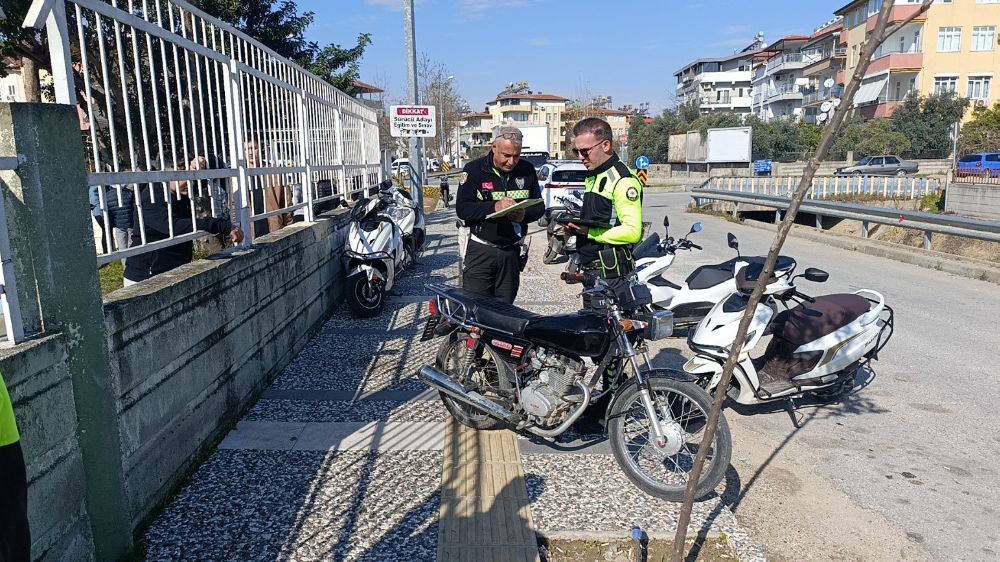 Antalya'da plakasız motosikletlere büyük ceza 11 Araç trafikten men edildi