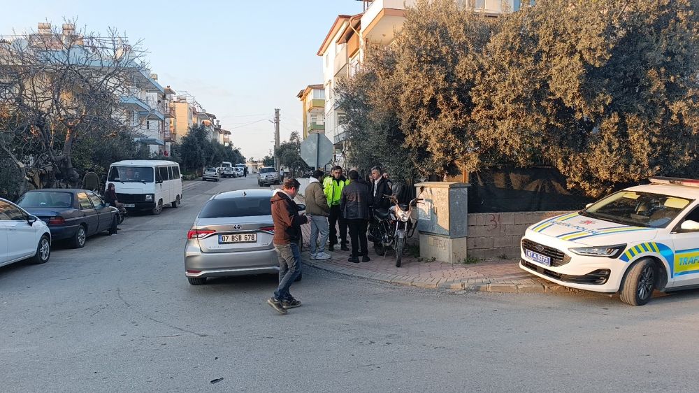 Antalya'da trafik kazası motosiklet sürücüsü yaralandı