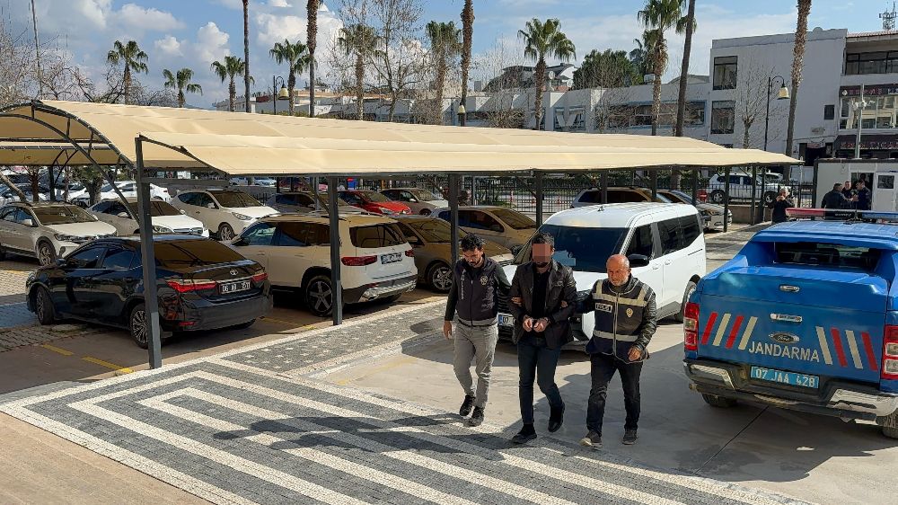 Antalya'da tüfekle ateş açan şüpheli yakalanıp tutuklandı