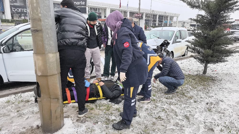 Bursa'da son dakika zincirleme kaza 4 yaralı