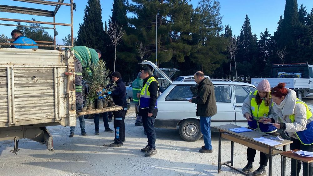 Denizli Büyükşehir Belediyesi Buldanlı üreticilere desteğini sürdürüyor