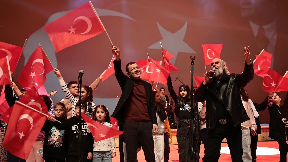 Denizli Büyükşehirden Cem Karaca anısına muhteşem konser