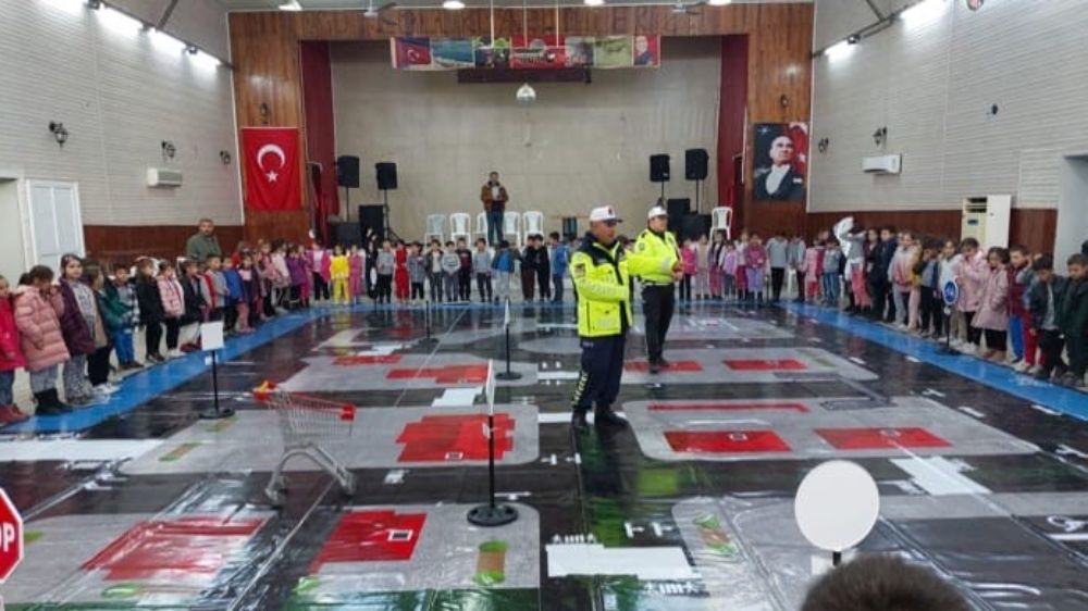 Denizli'de çocuklara uygulamalı trafik eğitimi verildi