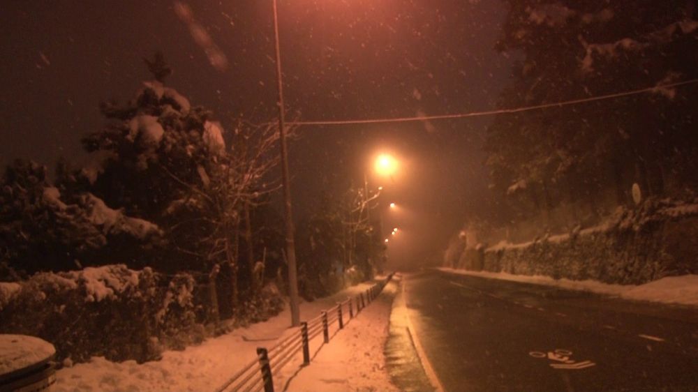  İstanbul'da gece saatlerinde kar yağışı etkili oldu