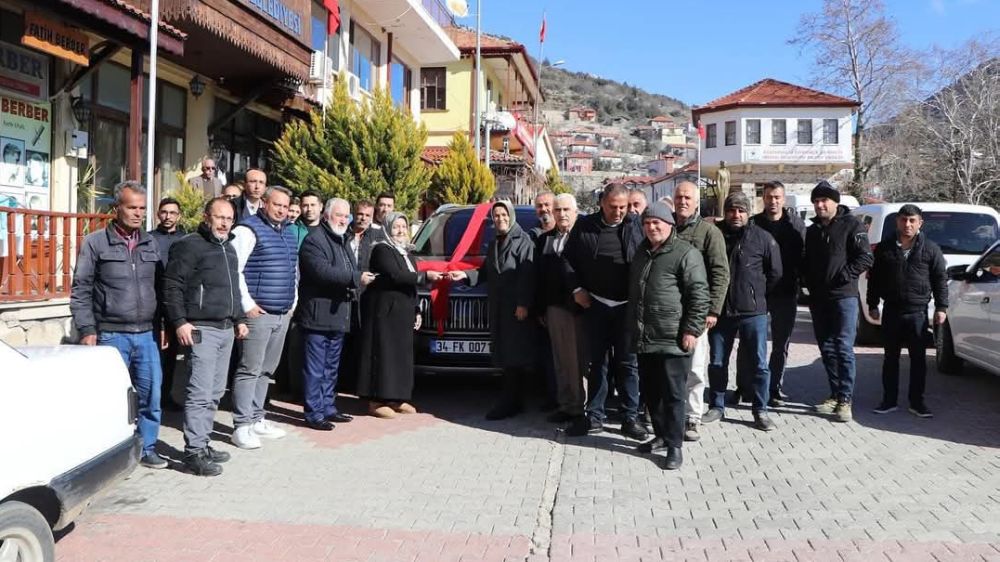 Kemal Çiftçioğlu'ndan İbradı Belediyesine Togg Hediye