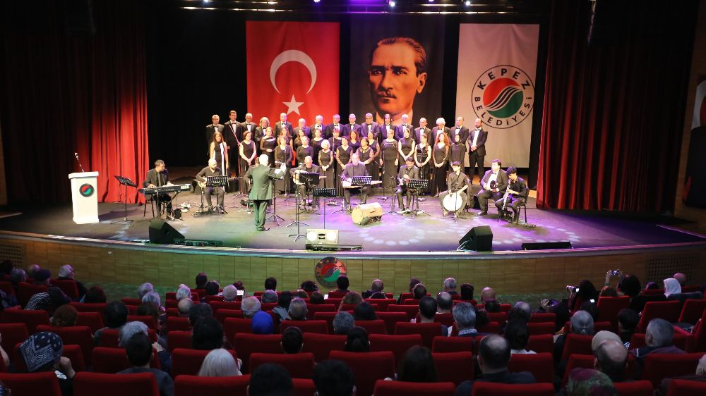 Kepez Belediyesi’nin Türk Sanat Müziği Korosu, 'Bahar ve Aşk Şarkıları'yla büyüledi