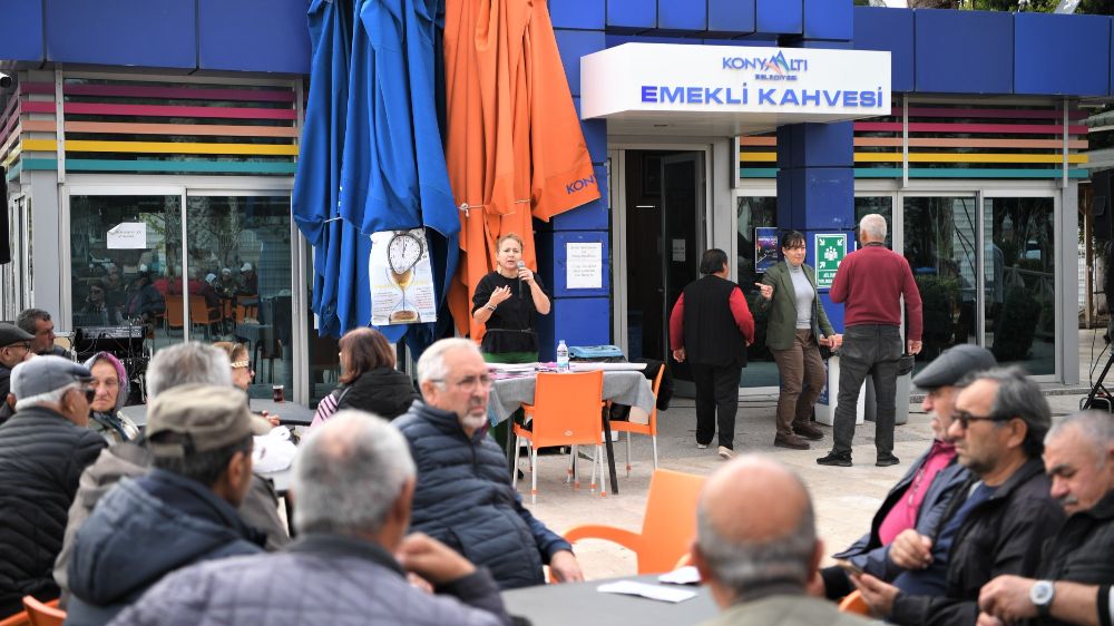 Konyaaltı Belediyesi, Dünya Kanser Günü'nde halk sağlığı buluşması düzenledi